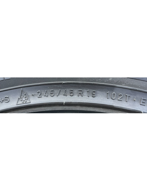 245/45r19 102t Nokian Hakkapeliitta 8 ( ar radzēm )