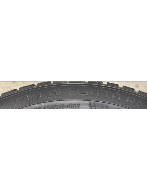 235/45r18 98t Nokian Hakkapeliitts R3