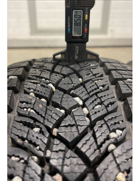 205/55R17 95T Goodyear UltraGrip ice2+