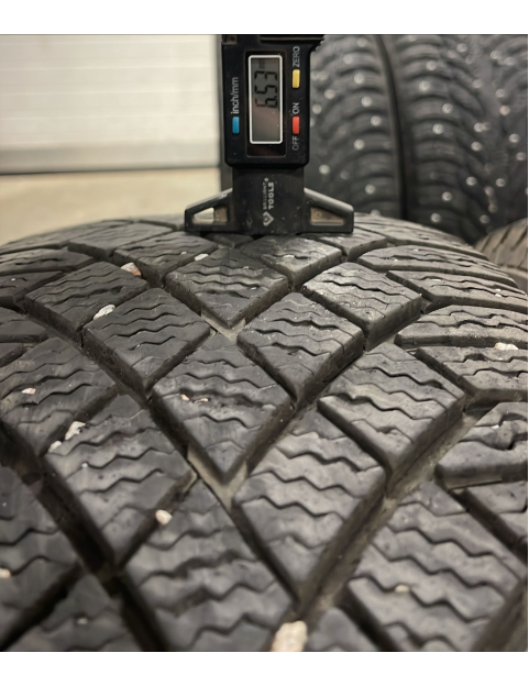 225/60R17 99T Continental Viking Contact 7 Runflat