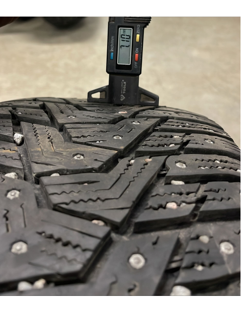 225/45R18 95T Hankook Winter I Pike RS2 ( ar radzēm )