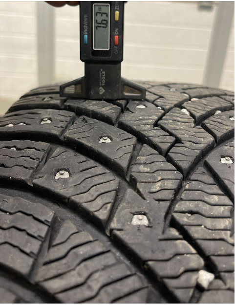 235/60r18 107h Pirelli Scorpion IceZero 2 (  ar radzēm )