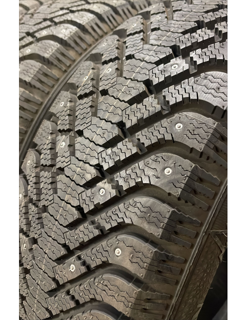 235/65R17 108T Goodyear ultra grip 500 ( ar radzēm )