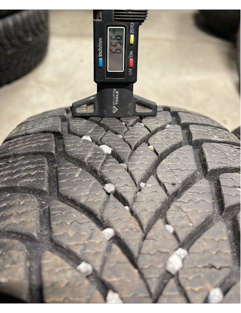 195/65R15 95T Goodyear ultra grip Ice 2