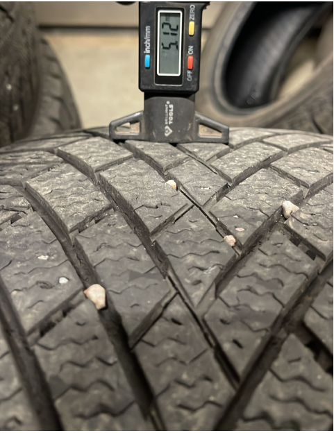 255/35R19 96TXL  Continental Viking Contact 7