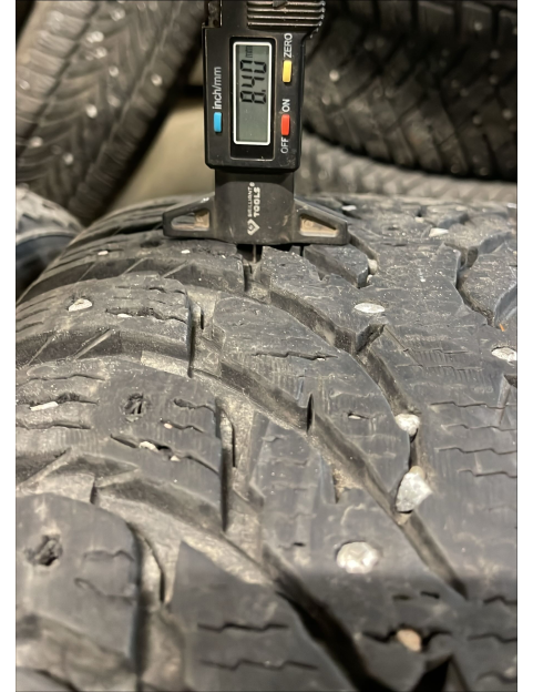 265/50R20 111T Nokian hakapeliitta 9 SUV ( ar radzēm )