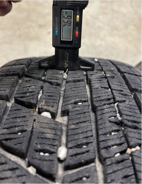 215/65R16 98Q Yokohama ig60