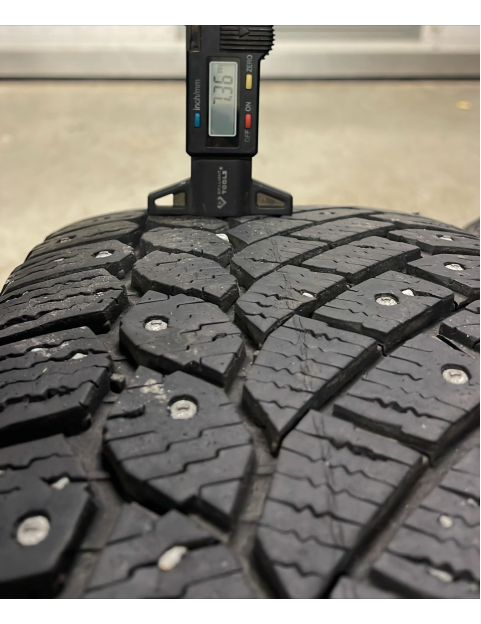 215/65R16 102T Continental Conti lceContact  ( ar radzēm )