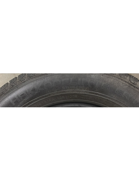 215/65R16C 109/107R Nokian Hakapeliitta cr4