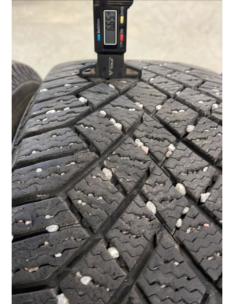 235/60R17 106T Continental vikingcontact 7