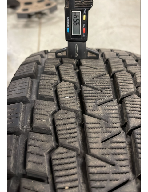 225/55R19 99Q Yokohama Ice Guard G075